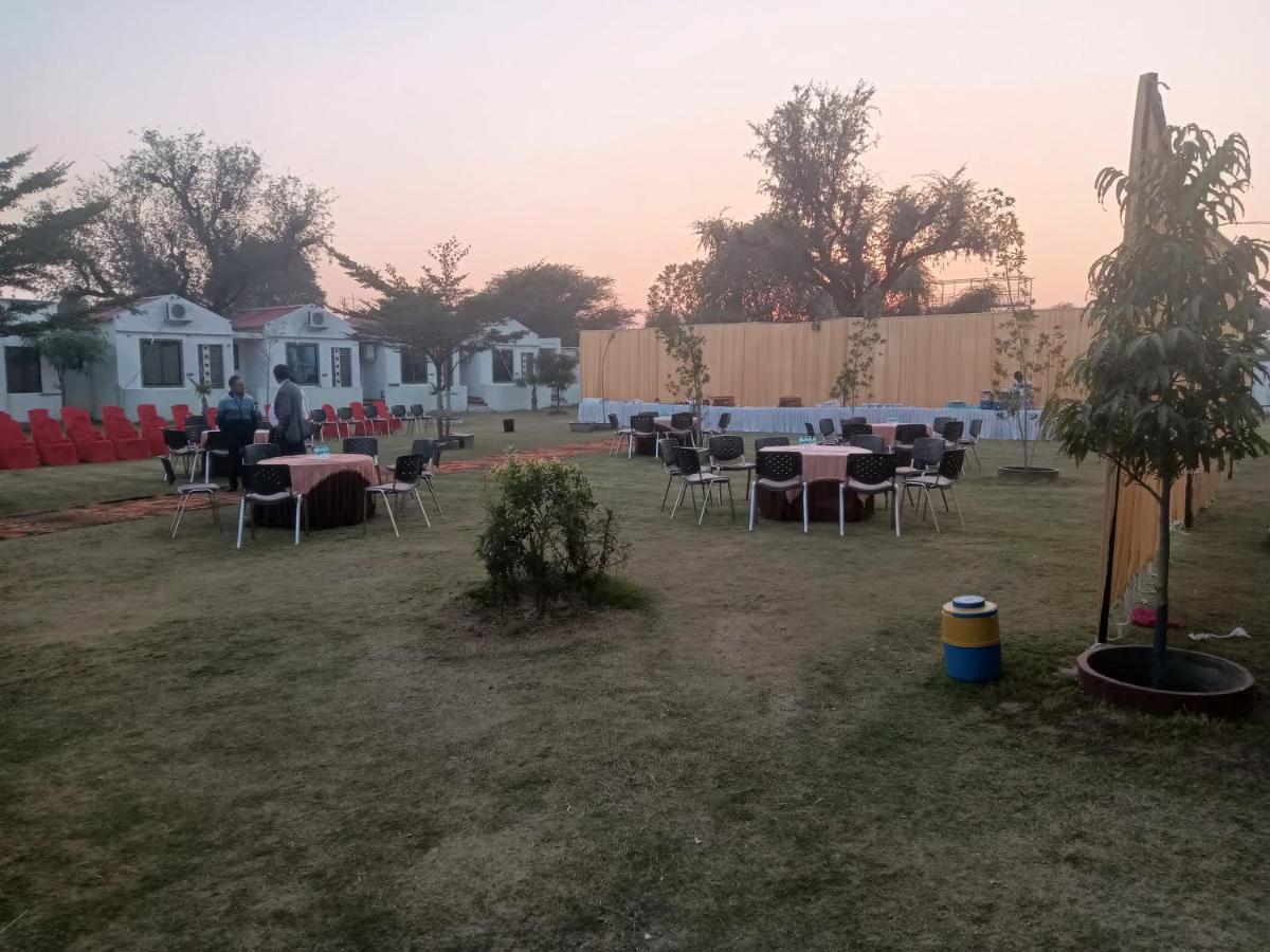 Athitya Hotel And Resort Sikar Exterior photo