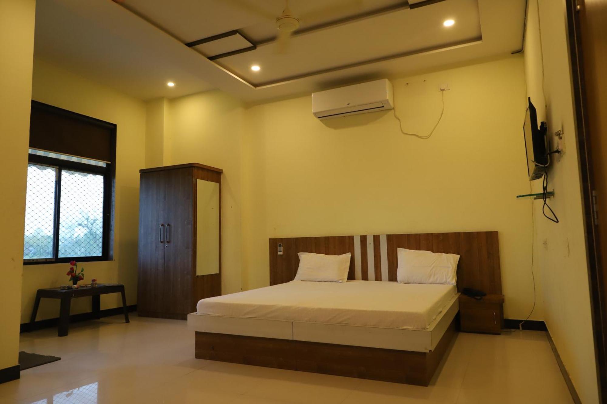 Athitya Hotel And Resort Sikar Room photo